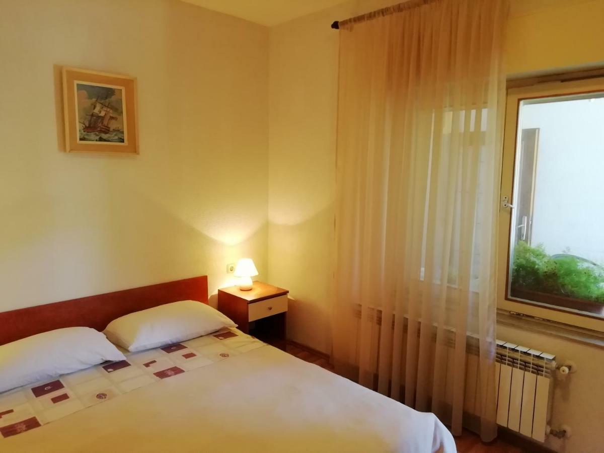 Apartments Jadranka Ivana PUY מראה חיצוני תמונה