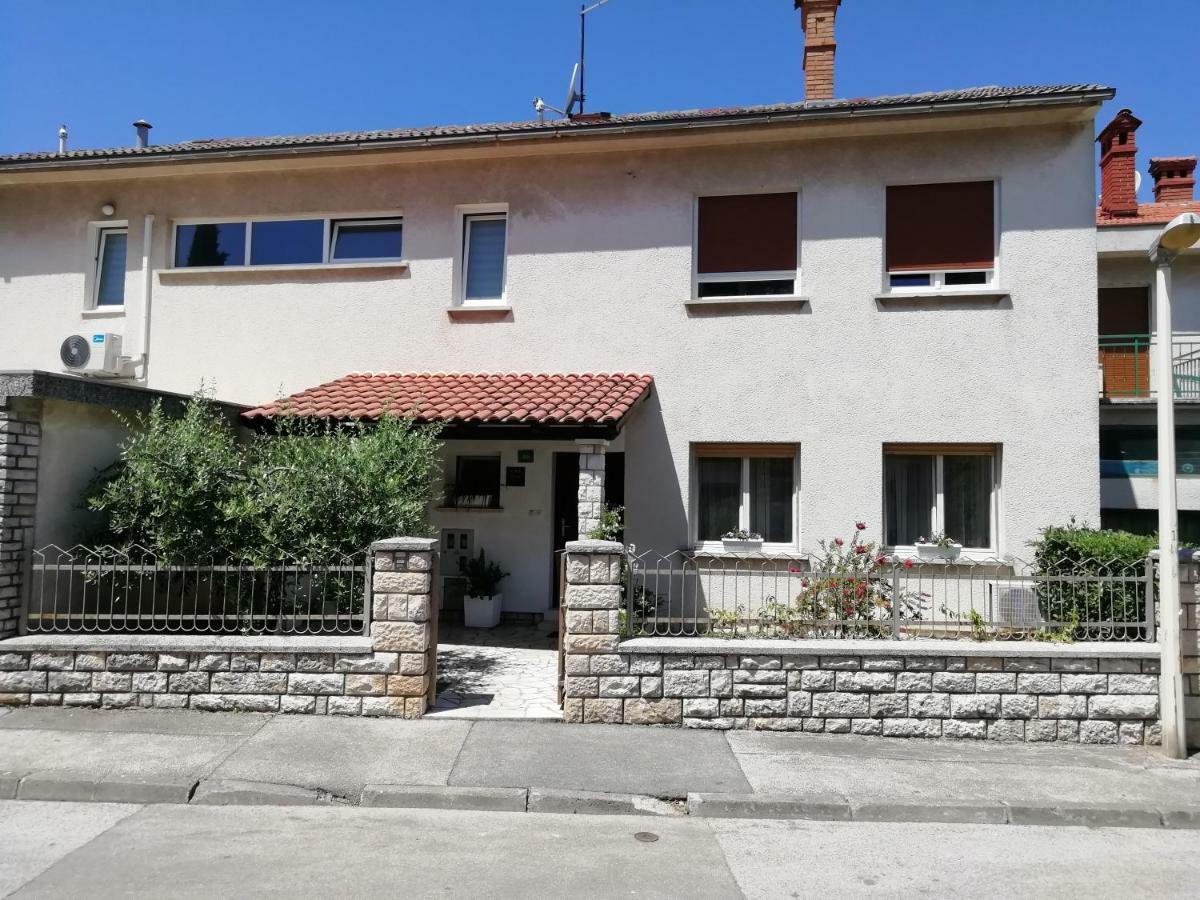 Apartments Jadranka Ivana PUY מראה חיצוני תמונה
