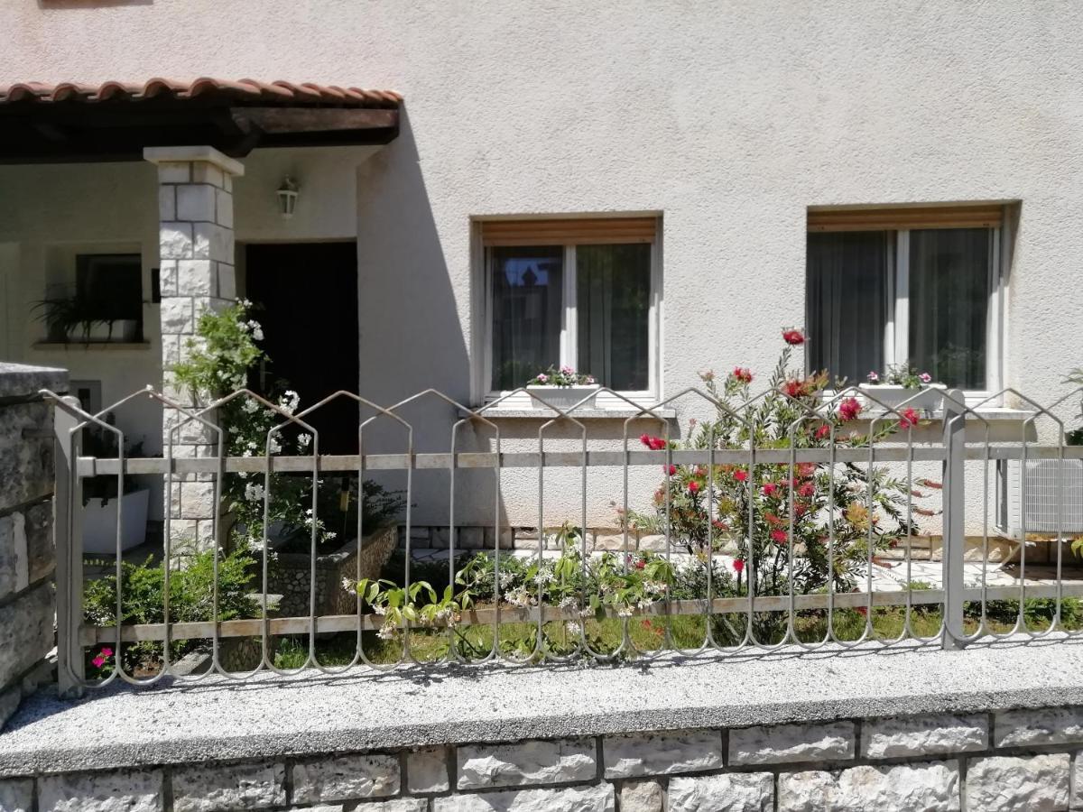 Apartments Jadranka Ivana PUY מראה חיצוני תמונה