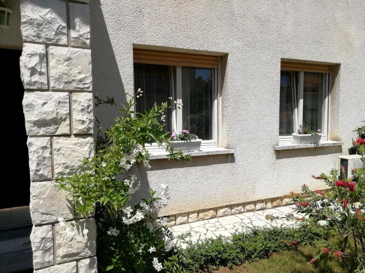 Apartments Jadranka Ivana PUY מראה חיצוני תמונה